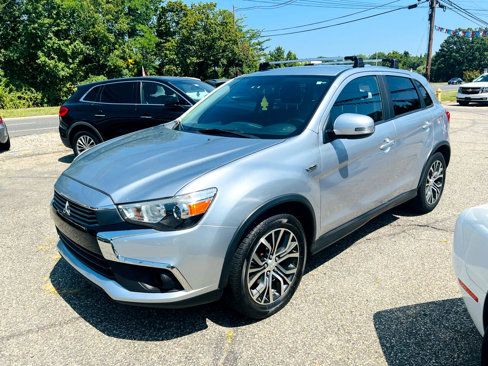 Used 2017 Mitsubishi Outlander Sport SE image 2