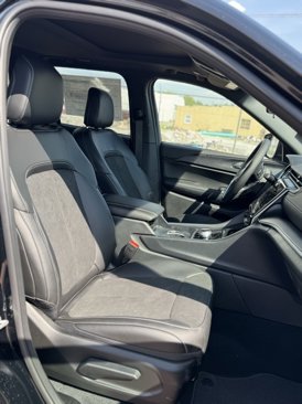 New 2025 Jeep Grand Cherokee Altitude image 15