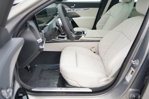 New 2026 BMW 740i w/ Premium Package image 11