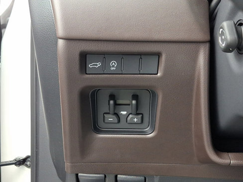 New 2025 Lexus LX 600 4WD w/ Luxury Package image 25
