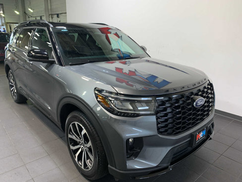 Used 2025 Ford Explorer ST-Line image 2