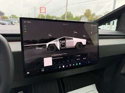 Used 2024 Tesla Cybertruck AWD Crew Cab image 41