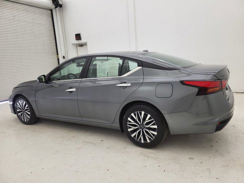 Used 2024 Nissan Altima 2.5 SV image 14