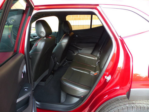Used 2025 Chevrolet Trax RS w/ Sunroof Package image 37