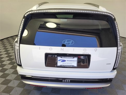 New 2026 Hyundai Ioniq 9 SE image 7