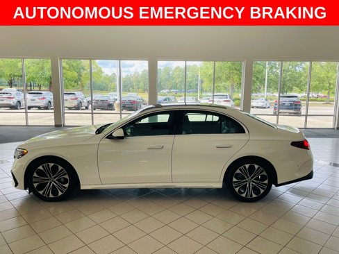 Used 2024 Mercedes-Benz E 350 4MATIC Sedan image 4
