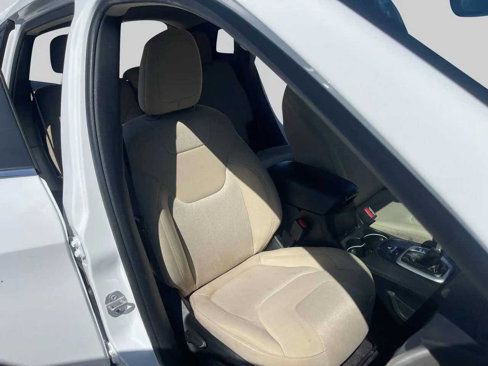 Used 2018 Jeep Cherokee Latitude image 20