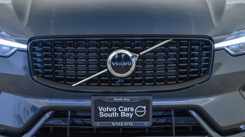 Certified 2025 Volvo XC60 B5 Core w/ Protection Package Premier image 8