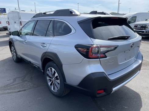 New 2025 Subaru Outback Touring XT image 3