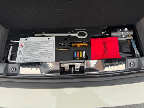 Used 2014 Ferrari California image 12