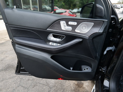 Used 2022 Mercedes-Benz GLE 450 4MATIC w/ AMG Line Exterior image 12