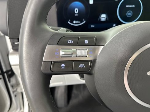 Certified 2025 Hyundai Kona Limited image 32