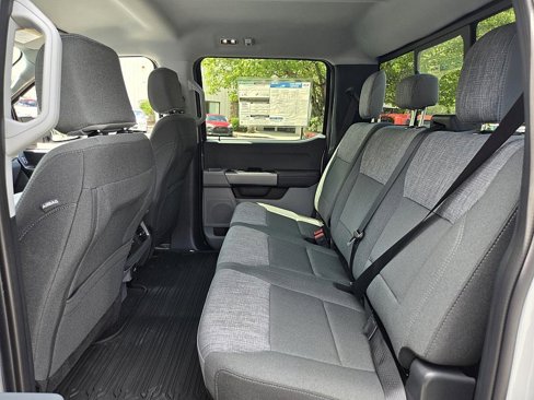 New 2025 Ford F250 XLT w/ FX4 Off-Road Package image 13