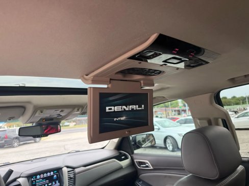 Used 2019 GMC Yukon XL Denali w/ Denali Ultimate Package image 16