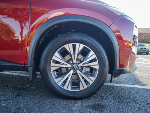 Used 2022 Nissan Rogue SV w/ SV Premium Package image 5