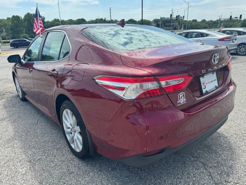 Used 2019 Toyota Camry LE image 5