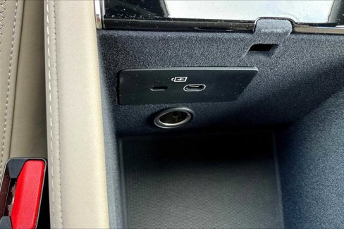 New 2026 Volvo XC90 B6 Plus w/ Protection Package Premier image 23