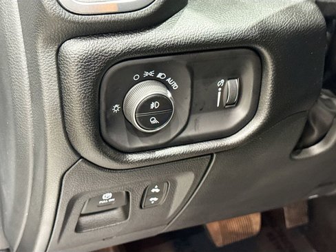 New 2026 RAM 1500 4x4 Crew Cab image 13