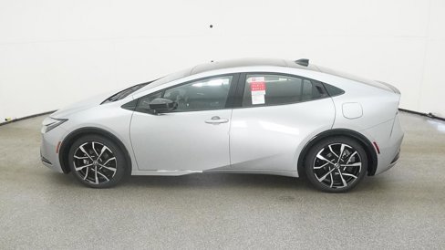 New 2025 Toyota Prius XLE image 10