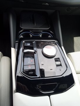 Used 2024 BMW i5 eDrive40i w/ Premium Package image 17