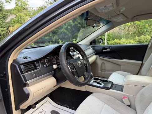 Used 2013 Toyota Camry LE image 10