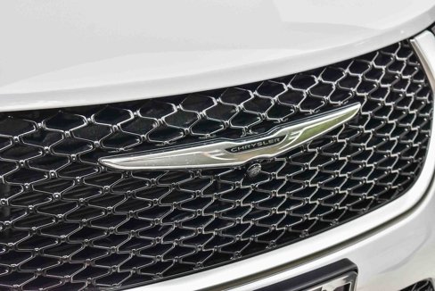 New 2026 Chrysler Pacifica Pinnacle image 9