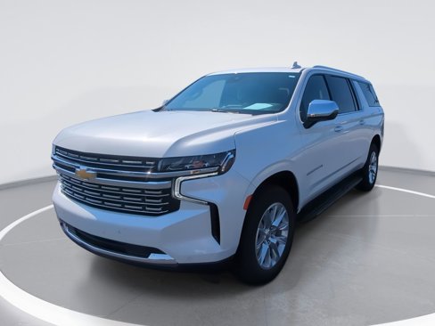 Used 2024 Chevrolet Suburban Premier image 1