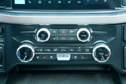Used 2025 Ford F450 Platinum w/ FX4 Off-Road Package image 40