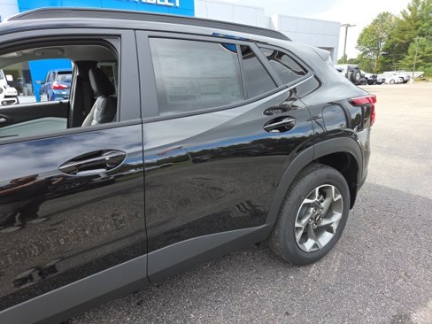 New 2026 Chevrolet Trax LT w/ Driver Confidence Package image 15