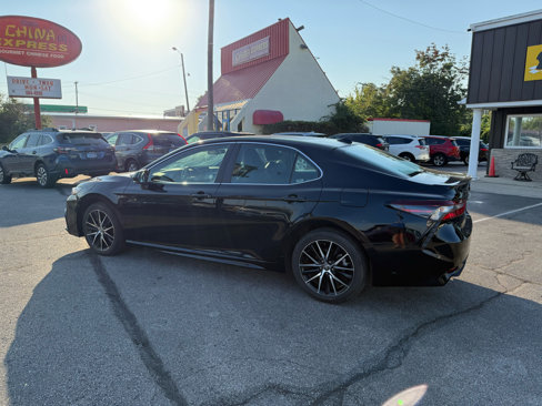 Used 2024 Toyota Camry SE image 11