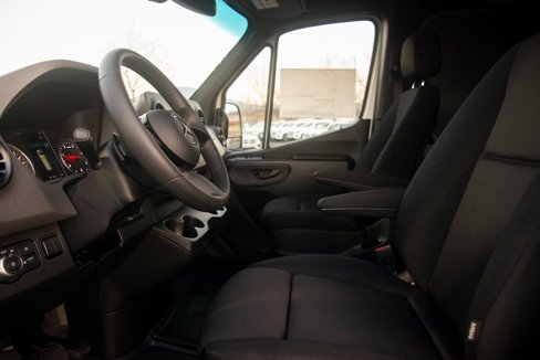 Used 2025 Mercedes-Benz Sprinter 2500 image 28