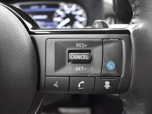 Used 2023 Nissan Pathfinder SV image 23