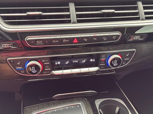 Used 2019 Audi Q7 3.0T Prestige w/ Prestige Package image 13