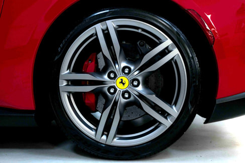 Used 2019 Ferrari Portofino image 45