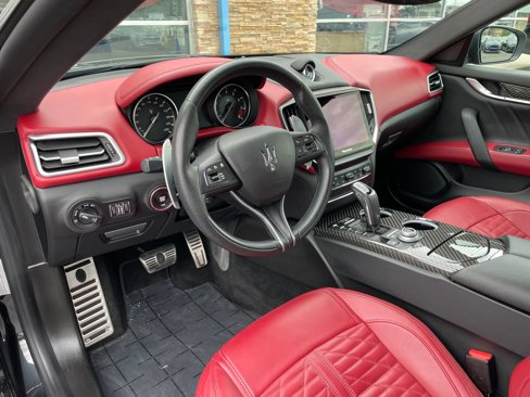 Used 2022 Maserati Ghibli Trofeo image 2