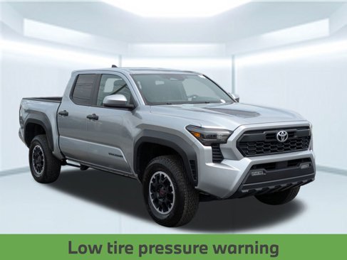 Used 2024 Toyota Tacoma TRD Off-Road image 9
