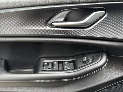 Used 2023 Jeep Grand Cherokee L Laredo image 11