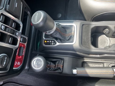 Used 2022 Jeep Gladiator Mojave w/ Cold Weather Group image 33