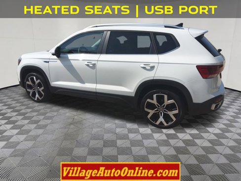 Used 2022 Volkswagen Taos SEL image 2