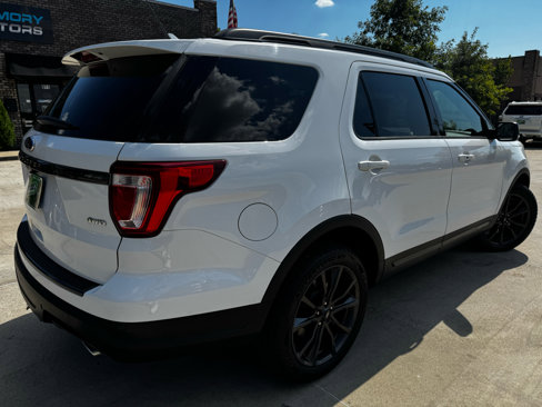 Used 2018 Ford Explorer XLT w/ Equipment Group 202A image 5