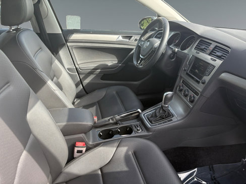 Used 2017 Volkswagen Golf Wolfsburg Edition image 10