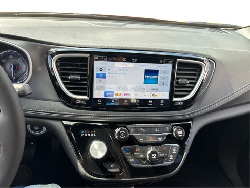New 2026 Chrysler Pacifica Select image 16