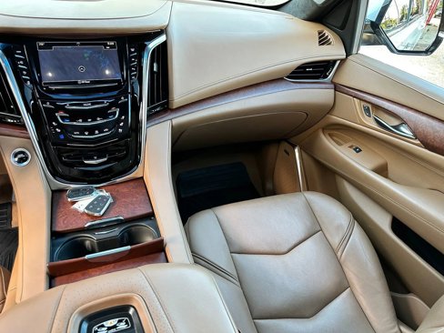 Used 2017 Cadillac Escalade ESV Platinum image 13