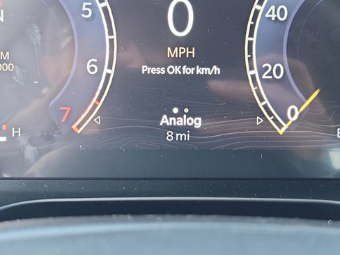 New 2025 Jeep Grand Cherokee Altitude image 11