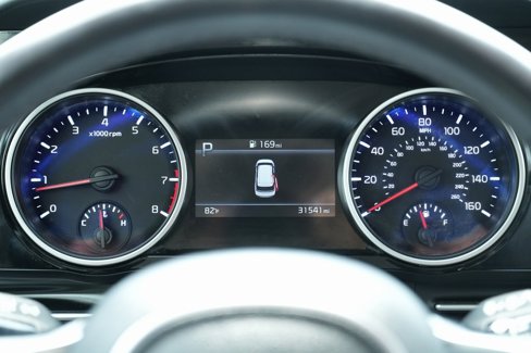 Used 2024 Kia Carnival EX image 41