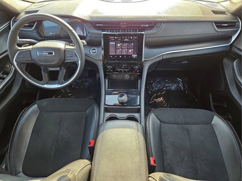 Used 2024 Jeep Grand Cherokee L Laredo image 16