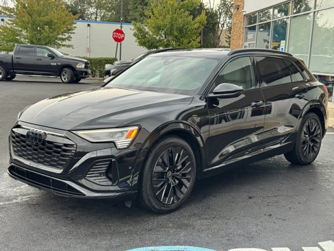 Used 2024 Audi Q8 e-tron Prestige image 5