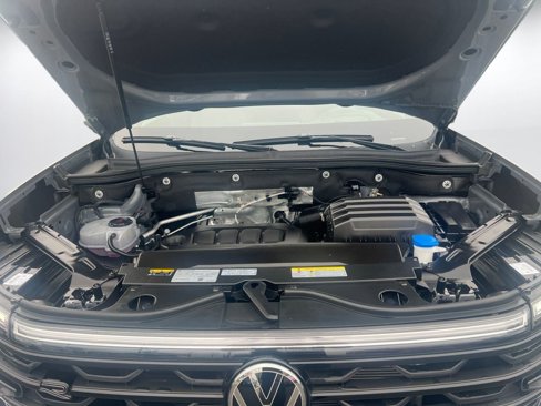Used 2025 Volkswagen Atlas Cross Sport SEL Premium R-Line image 28