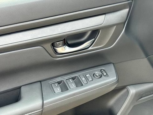 Used 2025 Honda CR-V LX image 5