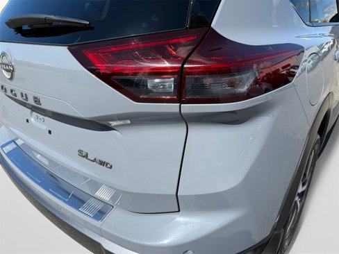 Used 2024 Nissan Rogue SL image 19